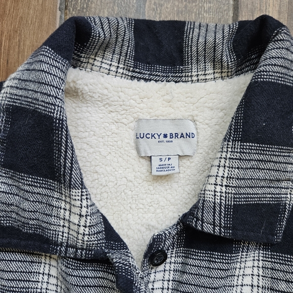 Lucky Brand Sherpa lined jacket /shacket navy/ white plaid checkered sz small - Picture 7 of 8